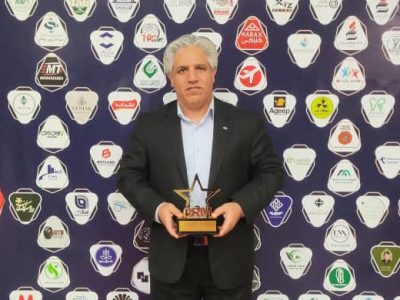 دریافت لوح و تندیس برتر شرکت پتروشیمی شیراز در همایش سراسری رضایتمندی مشتری از چشم‌انداز رهبران موفق و پیشرو