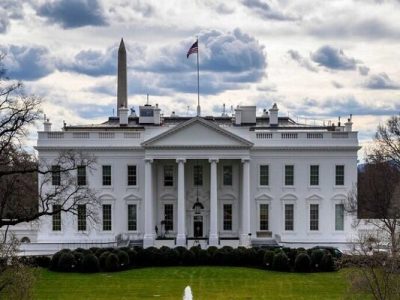 دخالت کاخ سفید در فروشگاه های اپ به شکایت منجر شد