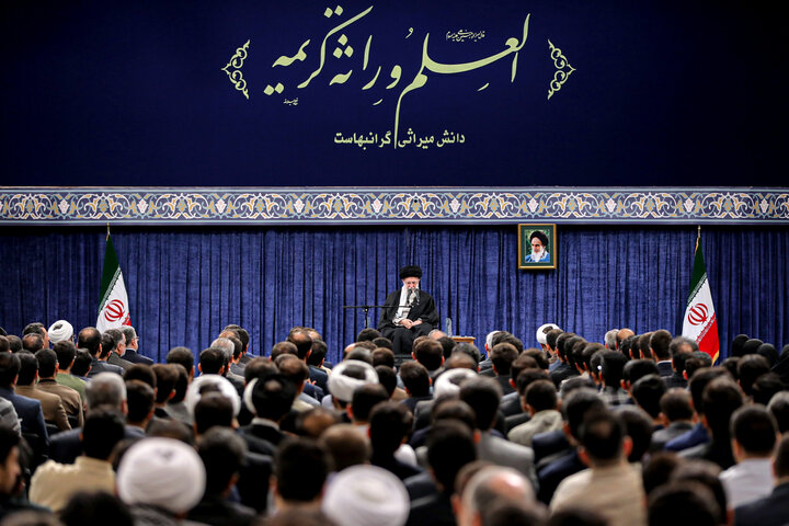راه پرفروغ آیت‌الله‌خامنه ای چراغ راه نخبگان و جامعه علمی خواهد بود